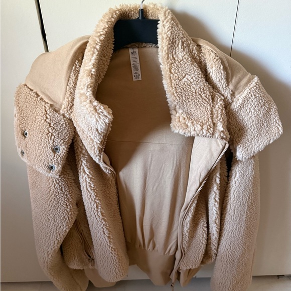 Alo foxy sherpa Jacket- Camel - Picture 1 of 4